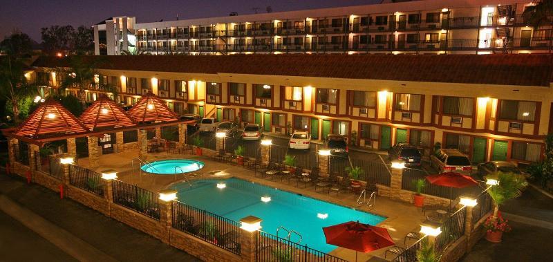 אנהיים Tropicana Inn & Suites מראה חיצוני תמונה